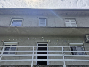OBROVAC, kuća katnica s pogledom na Zrmanju