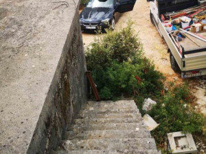 Kuća u izgradnji sa zemlji&scaron;tem