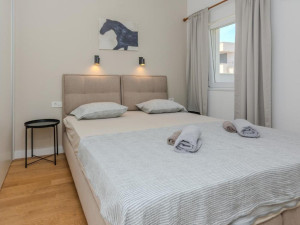 Zaton, kuće u nizu prvi red do mora