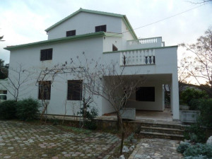 VRSI-MULO-kuća s apartmanima i velikom okućnicom