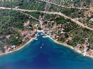 Mali iž- građevinski teren