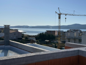 Suko&scaron;an, dvosobni stanovi s krovnom terasom, novogradnja 