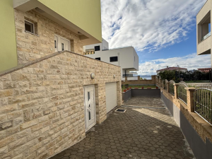 Diklo, vila s apartmanima blizu mora