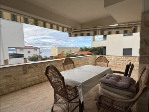 Diklo, vila s apartmanima blizu mora