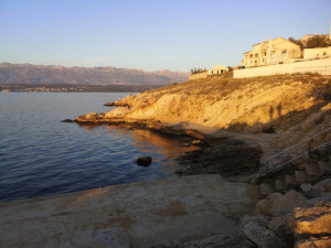 Novigrad-Crnopalj-građevinski teren s pogledom na more