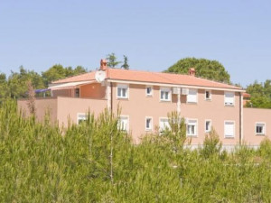 VIR-kuća sa 4 apartmana 