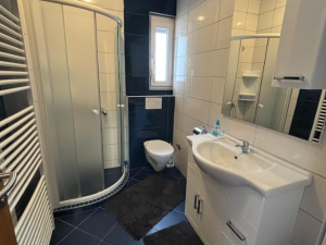 Diklo, vila s apartmanima blizu mora