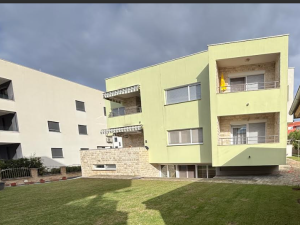 Diklo, vila s apartmanima blizu mora