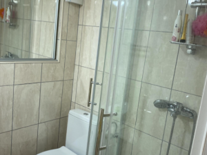 Petrčane, dvoetažni apartman sa velikim vrtom 