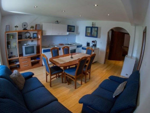 Karlobag-kuća s restoranom u staroj gradskoj jezgri