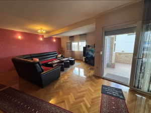 Diklo, vila s apartmanima blizu mora