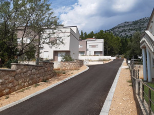 Građevinsko zemlji&scaron;te sa građevinskom dozvolom, Starigrad