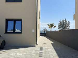 Penthouse s pogledom, Vir - prvi red do mora!