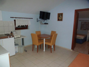 VRSI-MULO-kuća s apartmanima i velikom okućnicom