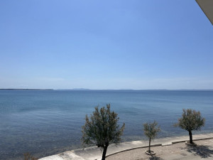 Penthouse s pogledom, Vir - prvi red do mora!