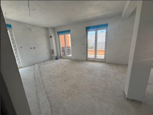 Crvene kuće, komforan dvosoban stan s garažom i vrtom