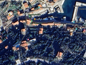 Mali Iž-građevinski teren 759 m2