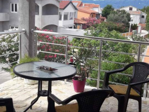 Apartmanska kuća - 4 stambene jedinice + krovna terasa, Vir